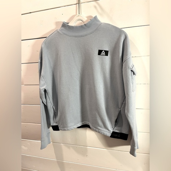🩵 REEBOK – Light blue mock-neck sweatshirt – Size L - Picture 9 of 9